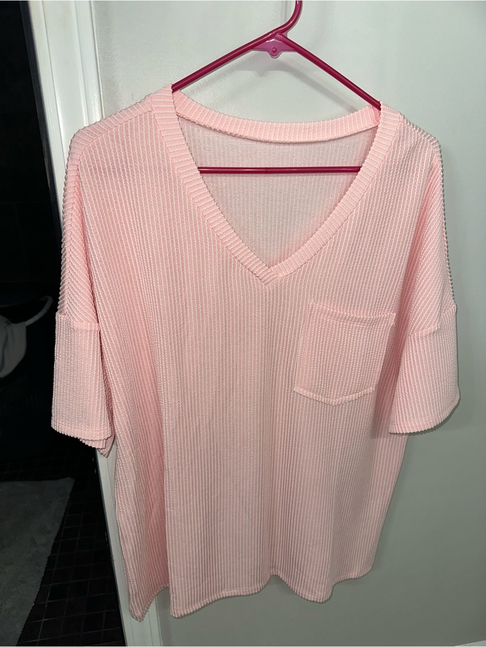 SHEIN Light Pink Ribbed V-Neck Short Sleeve Tee